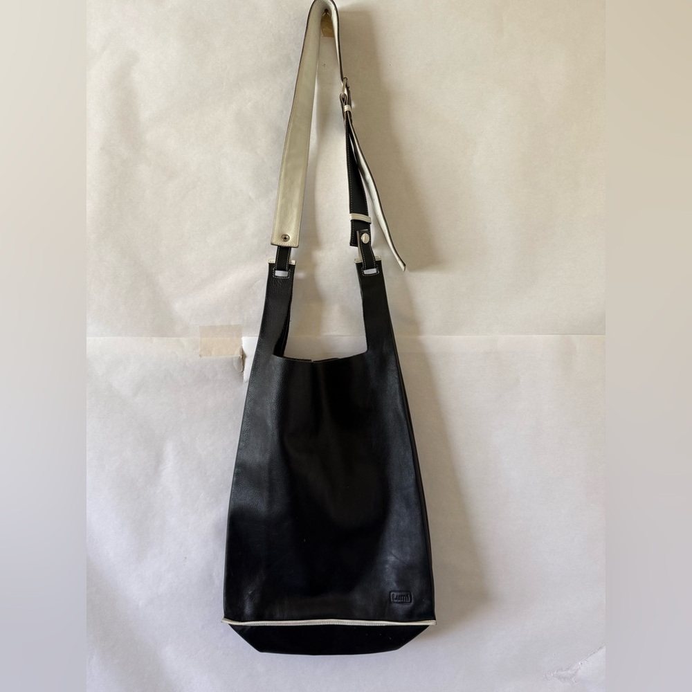 Lumi Leather Shoulder Bag Black Minimalist Slouchy Unlined Quiet Luxury Purse